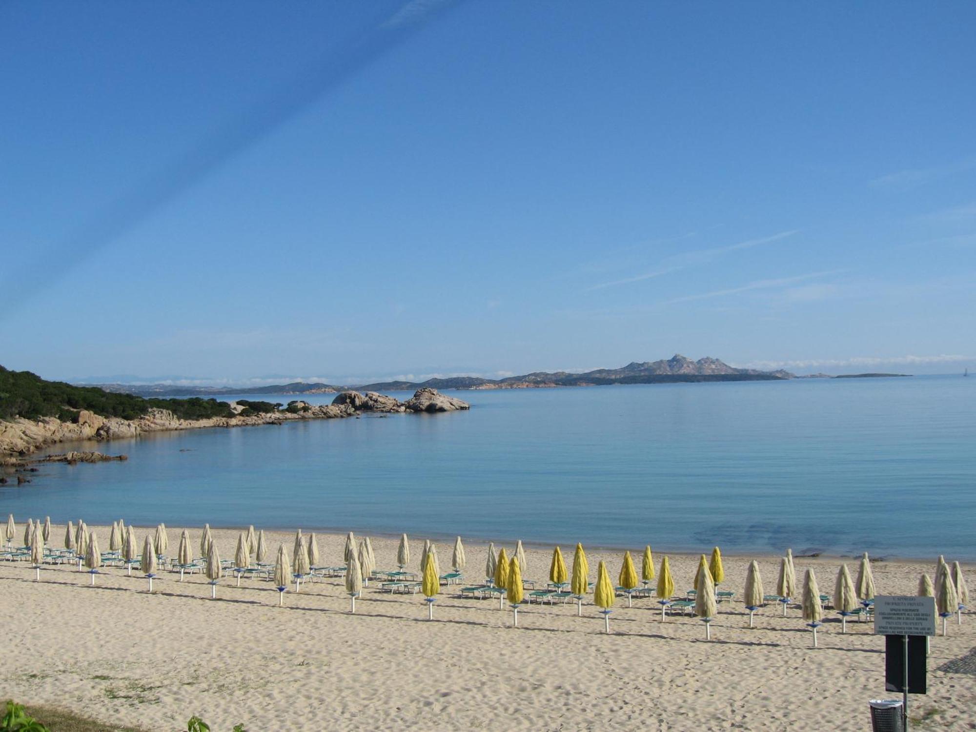 Hotel 3 Botti Baja Sardinia Bagian luar foto
