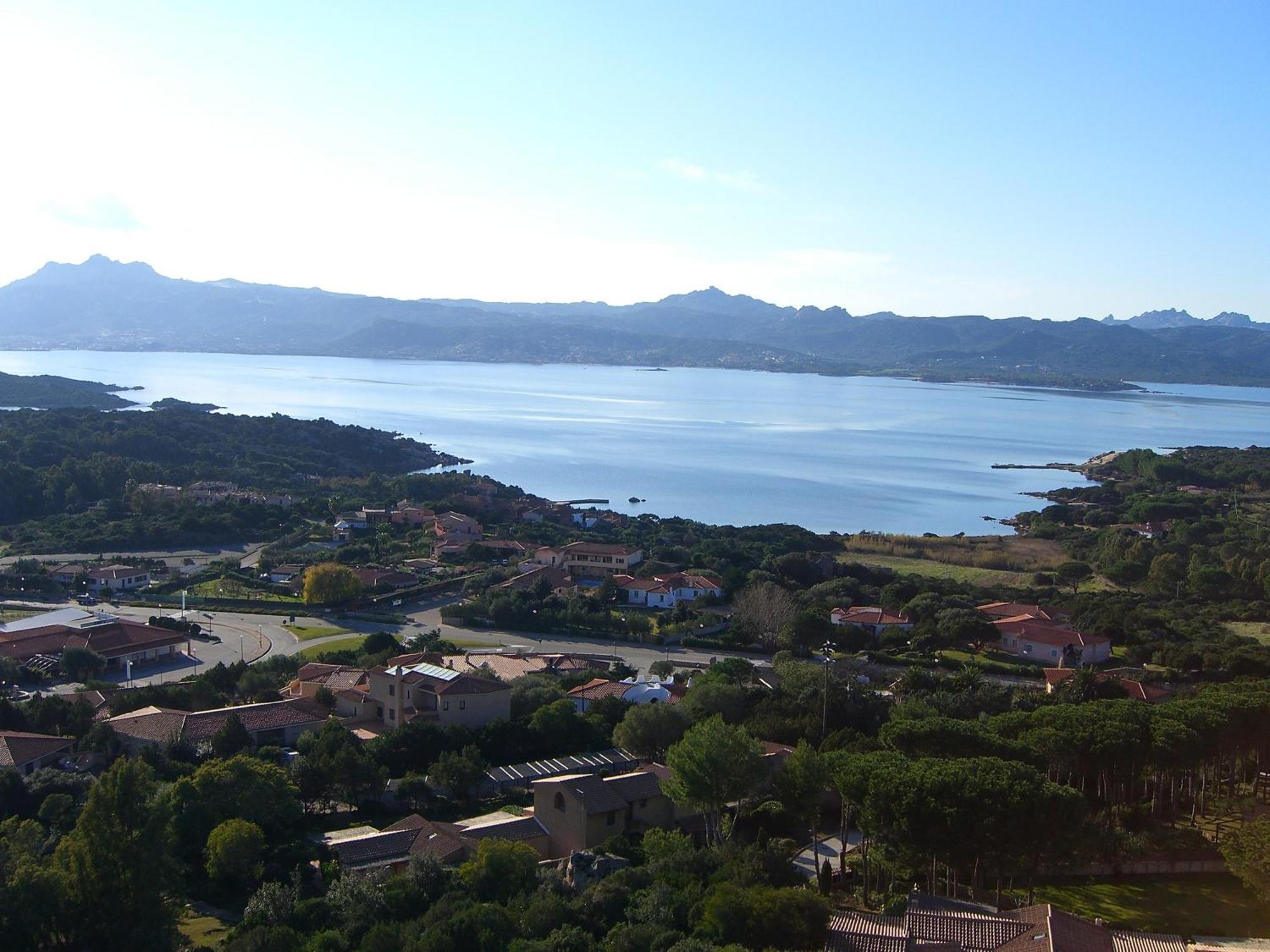 Hotel 3 Botti Baja Sardinia Bagian luar foto