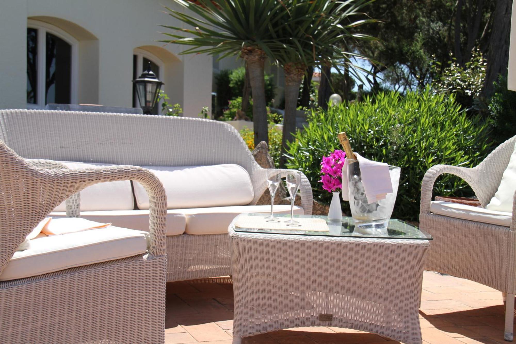 Hotel 3 Botti Baja Sardinia Bagian luar foto